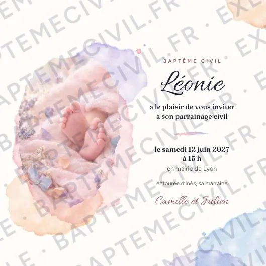 Faire-part de baptême civil modèle Aquarelle : photo dans une tache d'aquarelle rose et lavande, prénom calligraphié